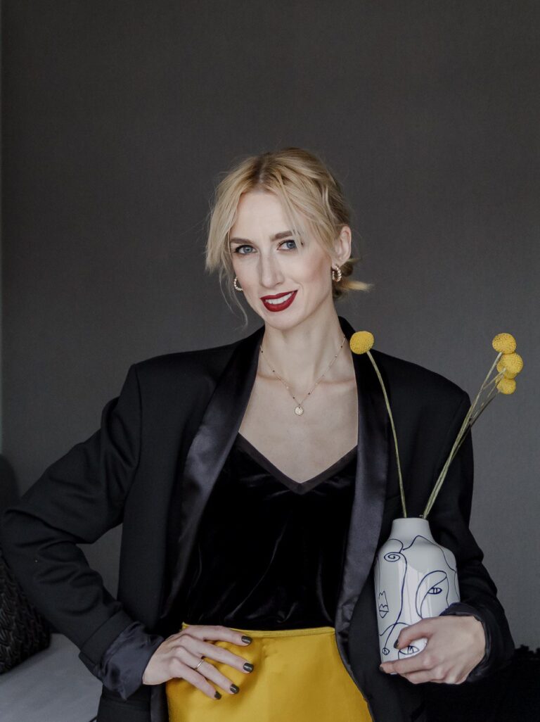 truhanova-designer.jpg